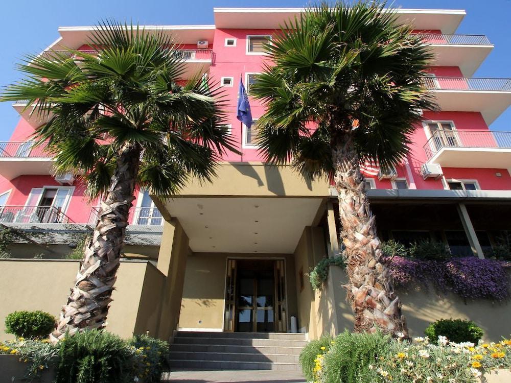 פונטקניאנו Hotel Carosello מראה חיצוני תמונה