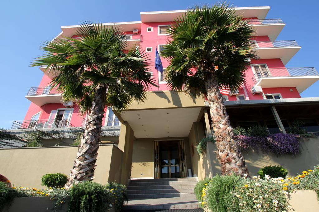פונטקניאנו Hotel Carosello מראה חיצוני תמונה